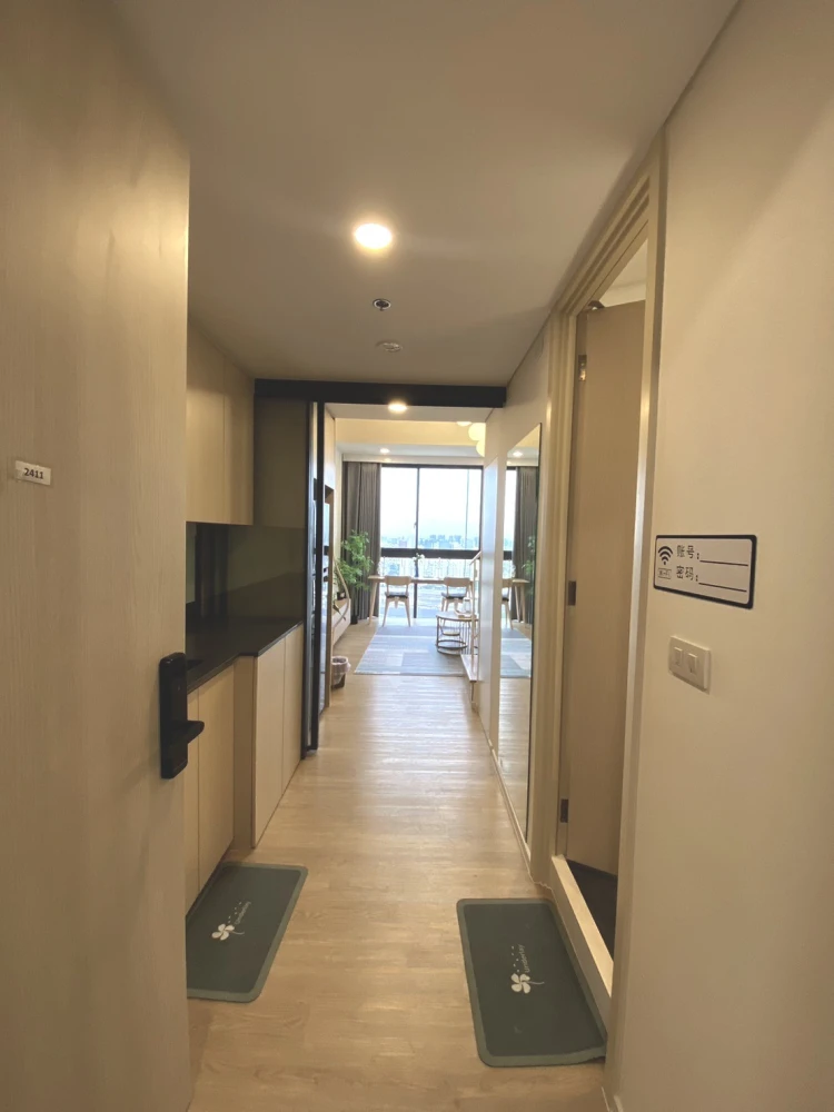 For Rent: Landmark @MRTA Station, 24th Floor. Pleasant, fully furnished unit—book now if interested.