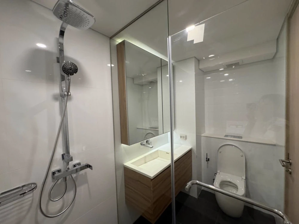 Landmark @MRTA Station Duplex apartment for rent, fully furnished, ready to move in!