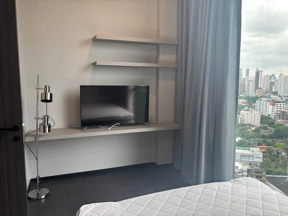 For rent: LAVIQ Sukhumvit 57, high floor, ready to move in, fully furnished + complete electrical appliances. Reserve now!