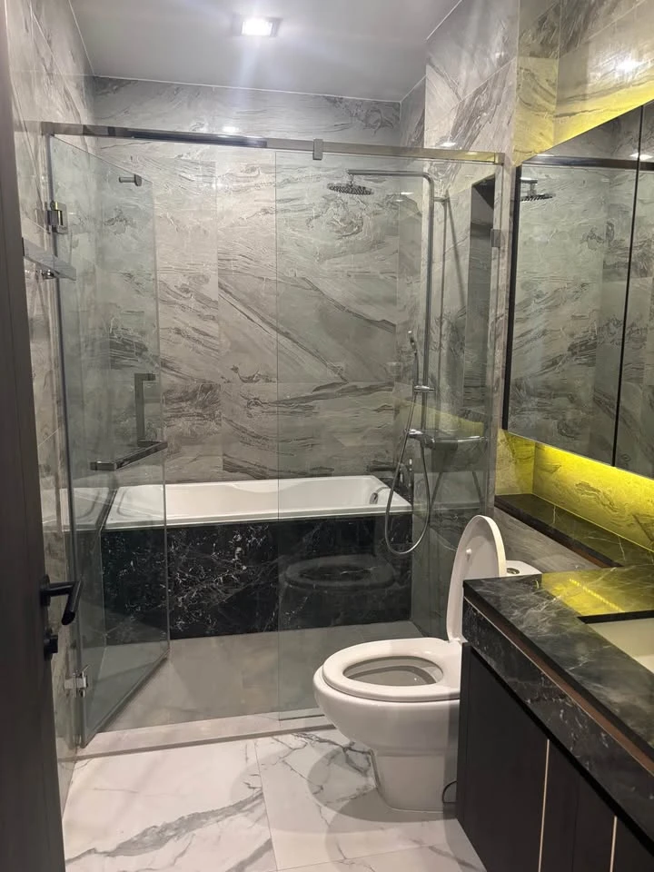 For rent: LAVIQ Sukhumvit 57, high floor, ready to move in, fully furnished + complete electrical appliances. Reserve now!