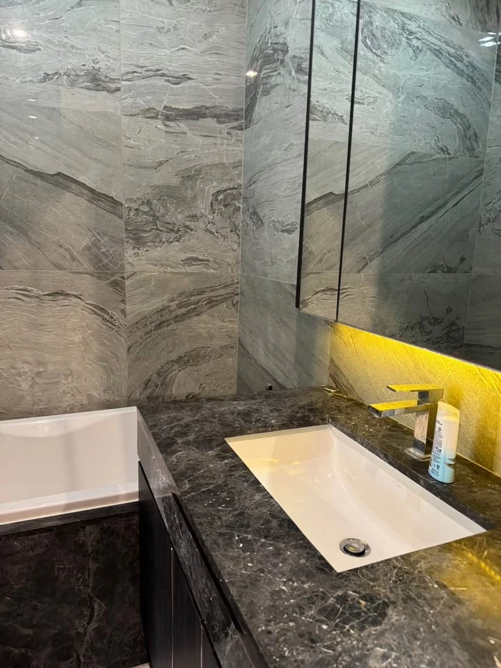 For rent: Laviq Sukhumvit 57, stylishly decorated, complete with electrical appliances, complete furniture, reserve now before it's gone.