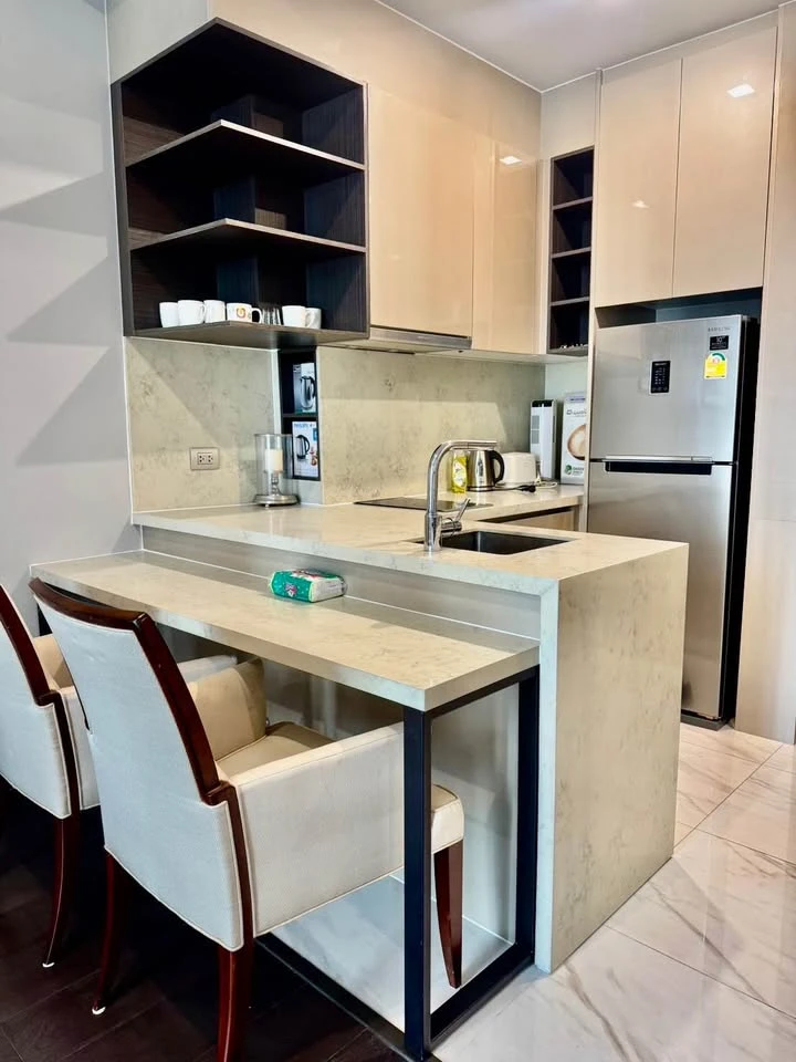 For rent: Laviq Sukhumvit 57, stylishly decorated, complete with electrical appliances, complete furniture, reserve now before it's gone.