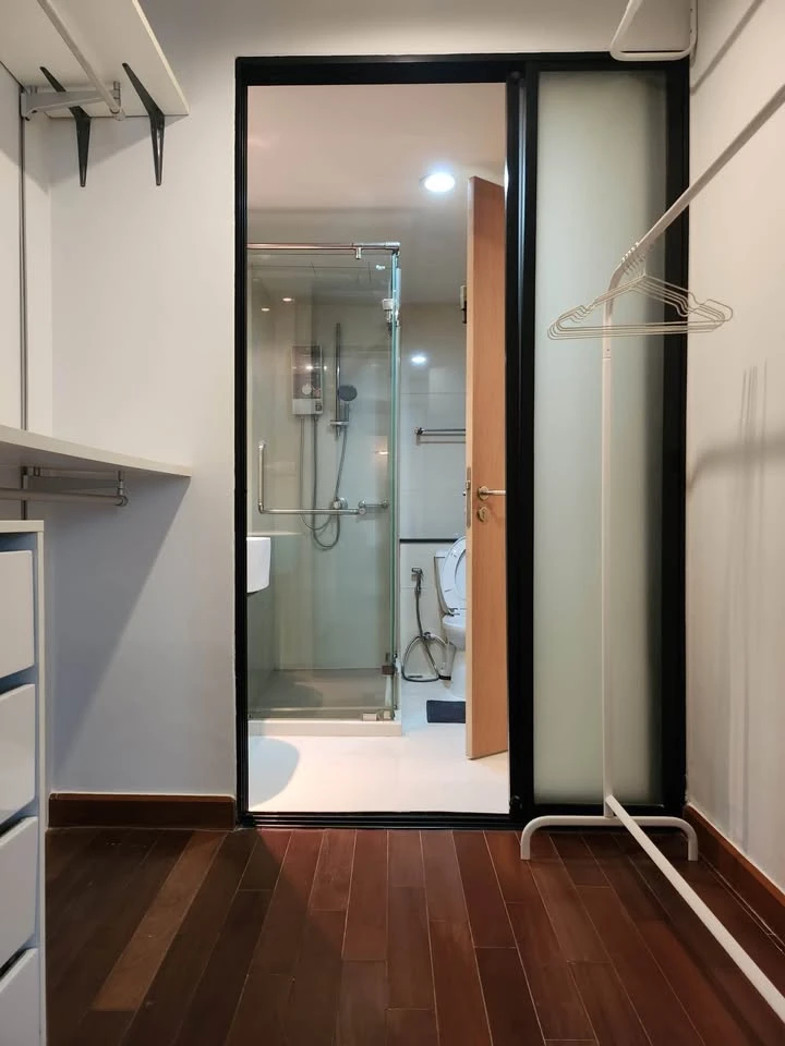 For rent: LE COTE THONGLOR 8, size 42.5 sqm. The usable area looks spacious because the room plan has been adjusted to look airy and comfortable. Don'