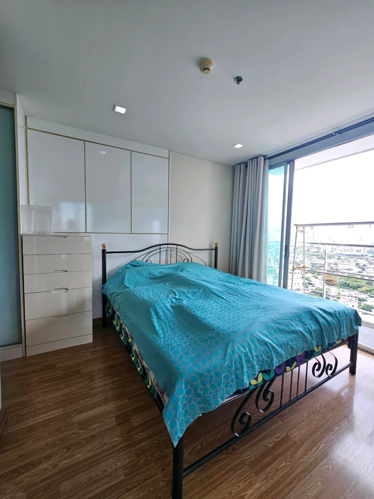 Le Luk Condominium for rent, 24th floor, beautiful view, corner unit, fully furnished. Book now, don't miss out!