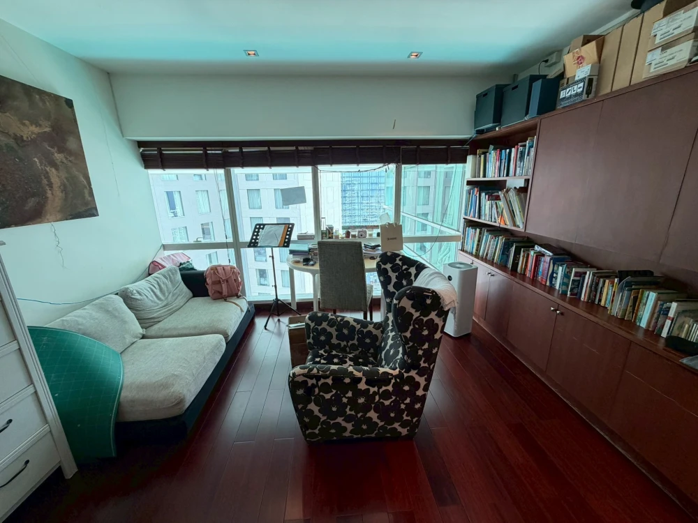 For rent: Le Raffine Sukhumvit 31. Experience super luxury living with panoramic city views. Don't miss out!
