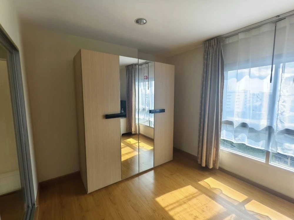 For rent: Le Rich Rama 3, 8th floor, stunning city view, spacious living space, hurry and grab it now!