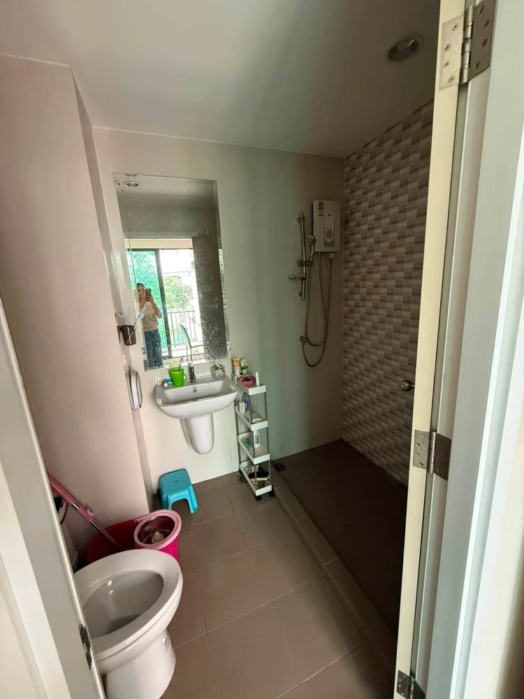 Lesto Condo Sukhumvit 113 for rent. The room is partitioned into separate, clearly defined zones. Amazing price! Book now, don't miss this opportunity
