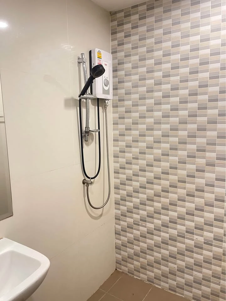 For rent: Lesto Sukhumvit 113, a nice room, good location, fully furnished, at a great price. Just bring your bags and move in!
