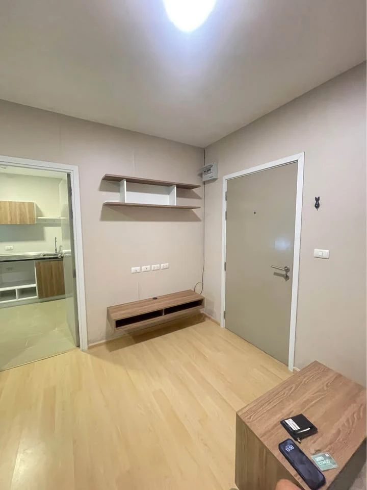 For rent: Lesto Sukhumvit 113, a nice room, good location, fully furnished, at a great price. Just bring your bags and move in!