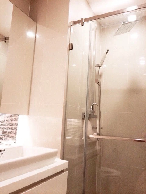 For rent, lette Ize Ratchathewi, beautiful room, 1 bedroom, fully furnished, ready to move in, great view, don't miss it.