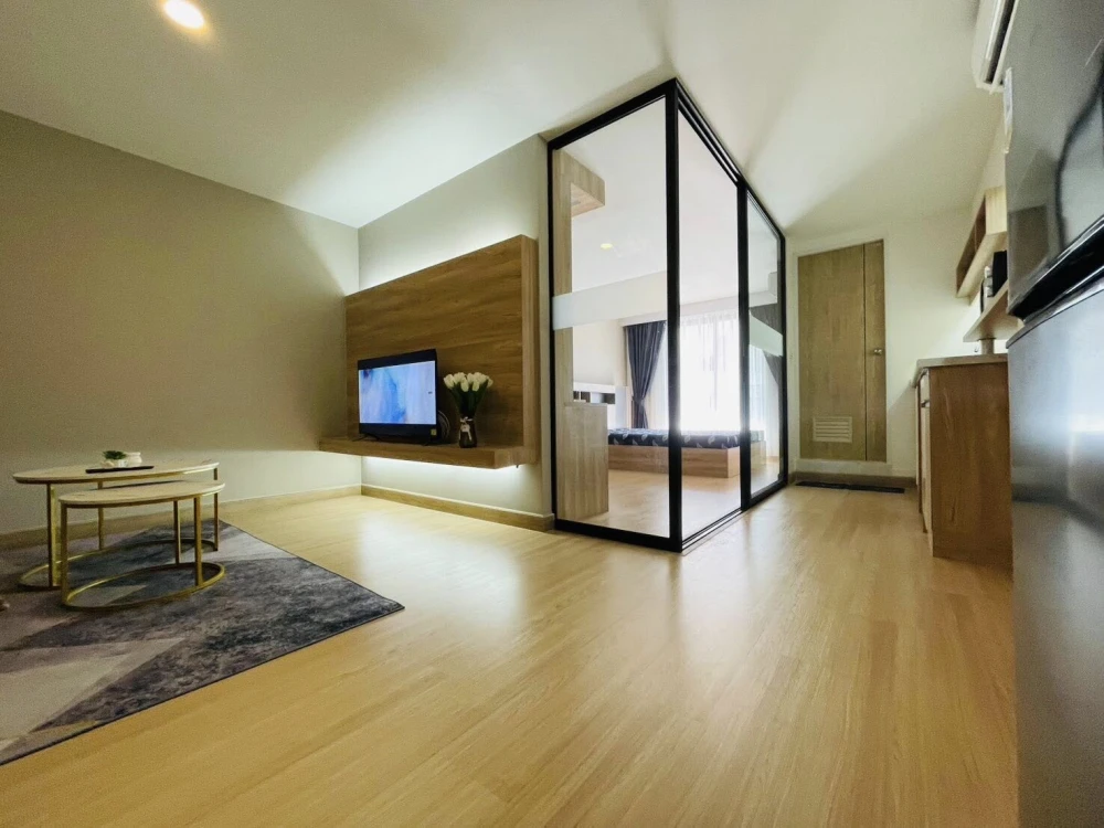 For rent: Level Condominium, 7th floor, fully furnished, ready to move in. Reserve now, don't miss out!