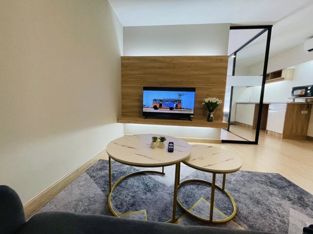 For rent: Level Condominium, 7th floor, fully furnished, ready to move in. Reserve now, don't miss out!