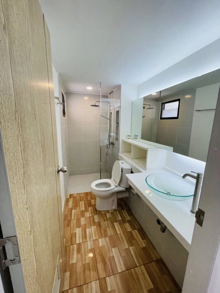For rent: Level Condominium, 7th floor, fully furnished, ready to move in. Reserve now, don't miss out!