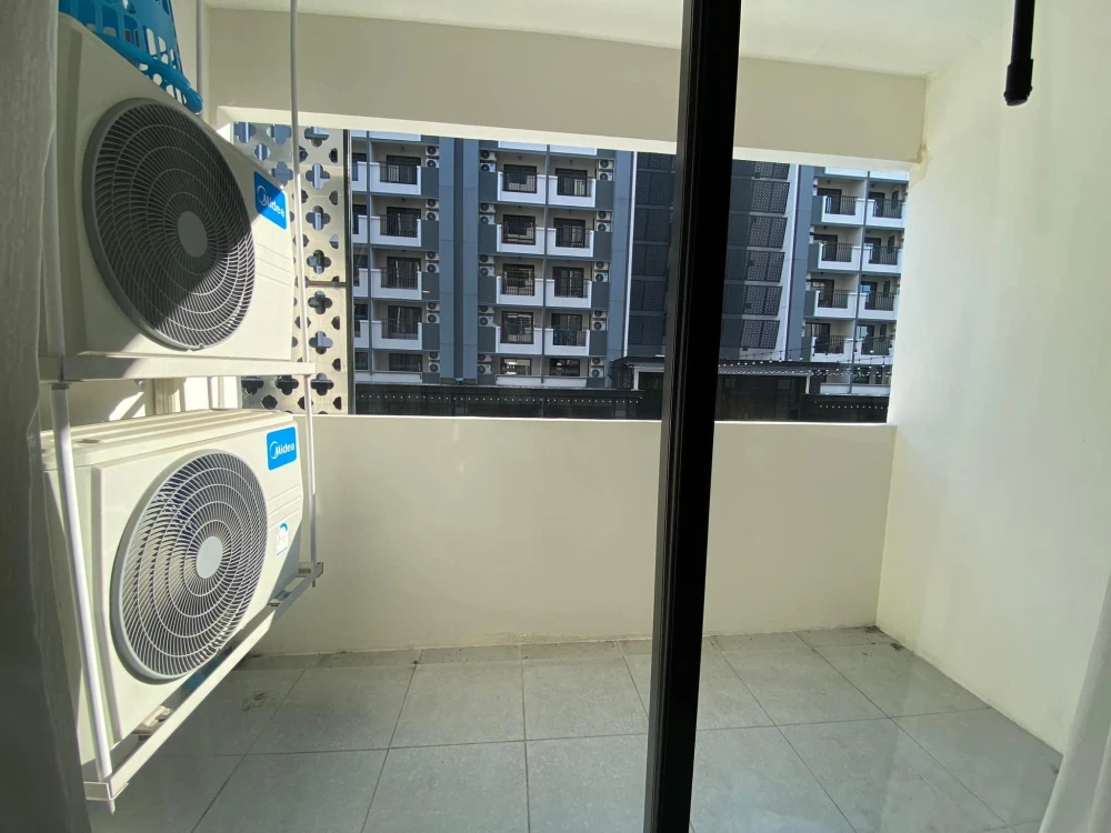 For rent: Level Condominium, spacious room, lots of usable space. If you don't book, you'll regret it later.