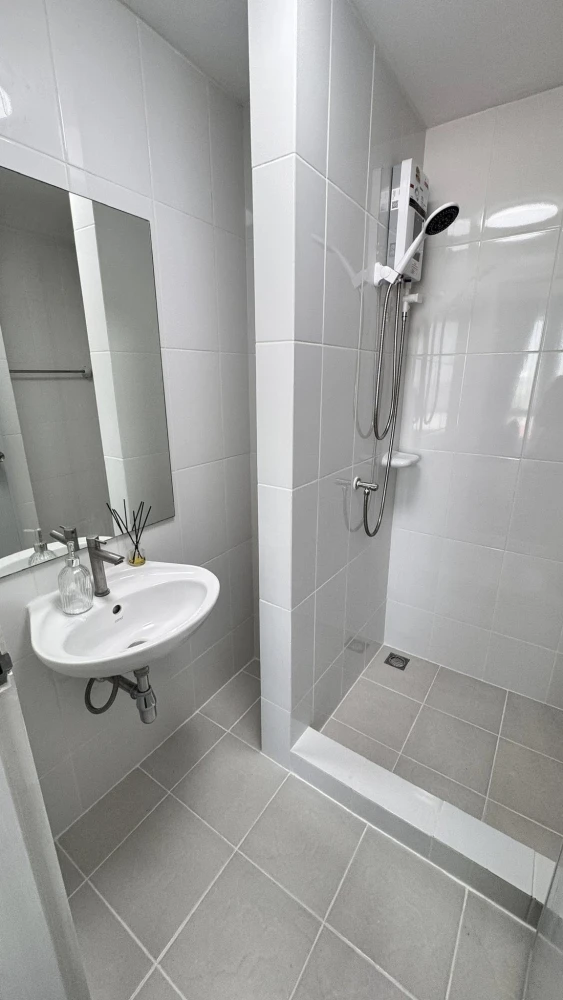 For rent: LIB Ramkamhaeng 43/1, 8th floor, open view, decorated in chic grey tones, ready to move in.