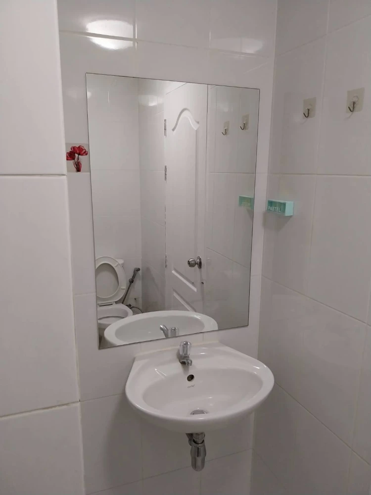 For rent: LIB Lat Phrao 20, rooms with separate usable areas, airy and comfortable, natural view with no buildings blocking the view, move now, don't