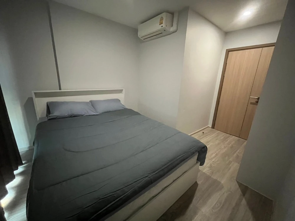 For rent: Library Houze Charan Sanit Wong 13, 4th floor, corner room, fully furnished, book now.