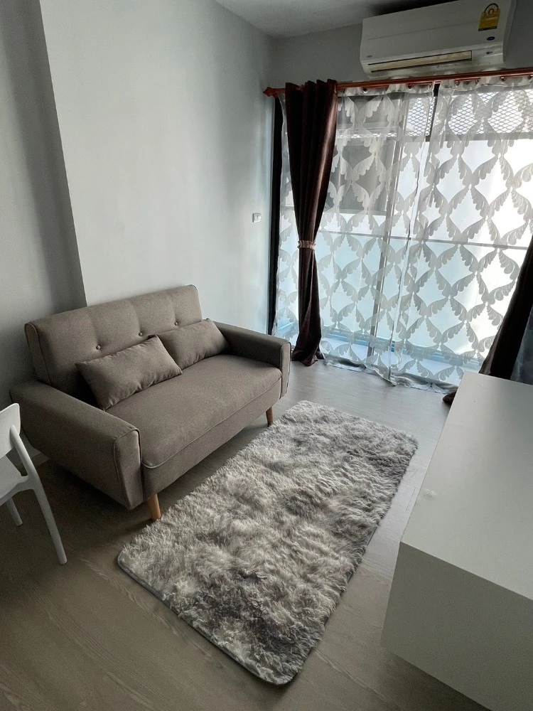 For rent: Library Houze Charan Sanit Wong 13, 4th floor, corner room, fully furnished, book now.