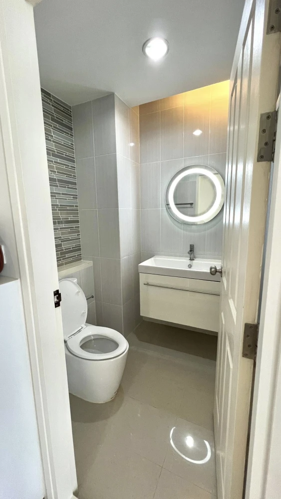 For rent: Life @ Ladprao 18, 1 bedroom, 1 bathroom, good location, convenient transportation, fully furnished, great deal, reserve now!
