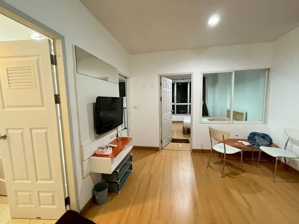 For rent: Life @ Rachada-Huaykwang, 16th floor, open view, no buildings blocking, corner room, next to the garden, fully furnished, complete with elec