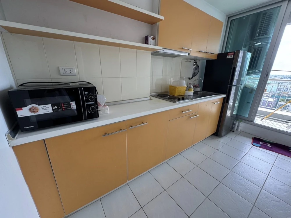 For rent: Life @ Rachada-Huaykwang, 16th floor, open view, no buildings blocking, corner room, next to the garden, fully furnished, complete with elec
