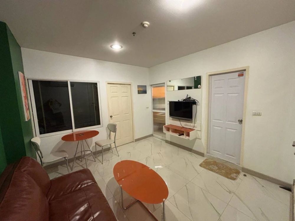 For rent: Life @ Ratchada-Huaikwang, 14th floor, open view room, divided into sections, book now.