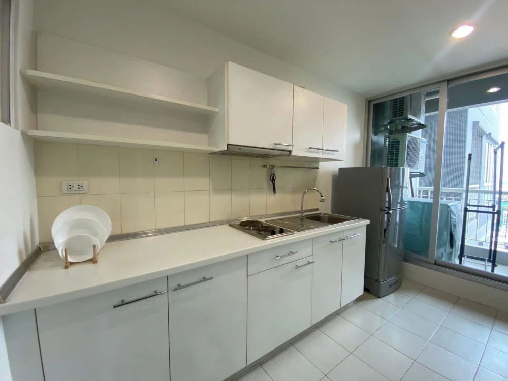 For rent: Life @ Ratchada Huaikwang, ready to move in, fully furnished, just come and move in. Hurry and reserve.