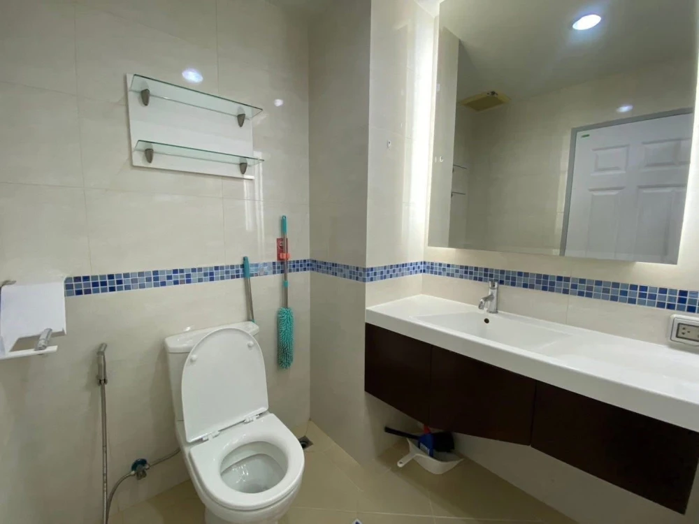 For rent: Life @ Ratchada Huaikwang, ready to move in, fully furnished, just come and move in. Hurry and reserve.