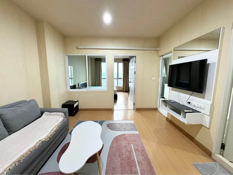 For rent: Life @ Ratchada-Huaikwang, fully furnished, nice room, interested in booking now, don't miss out!