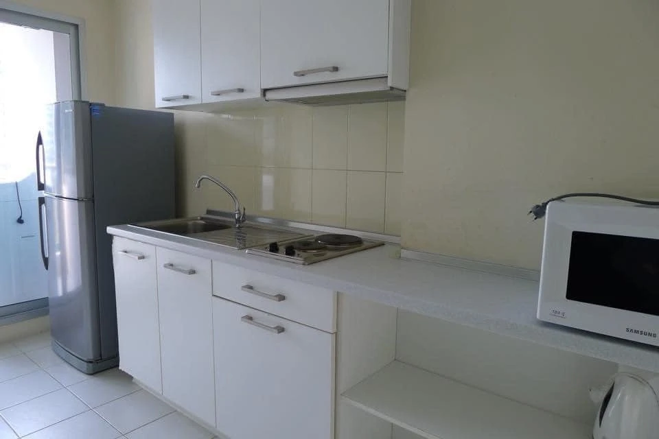 For rent: Life @ Sathorn 10, lots of usable space. Comes with a complete set of electrical appliances, ready to finish. Book now.