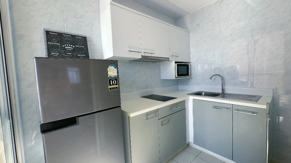 For rent: Life @ Sukhumvit 65, 20th floor, corner unit, fully furnished. Book now! (Hurry!)