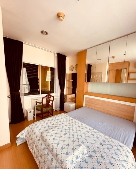 For rent: Life @ Sukhumvit 65, 8th floor, fully furnished unit, ready to move in. Book now!