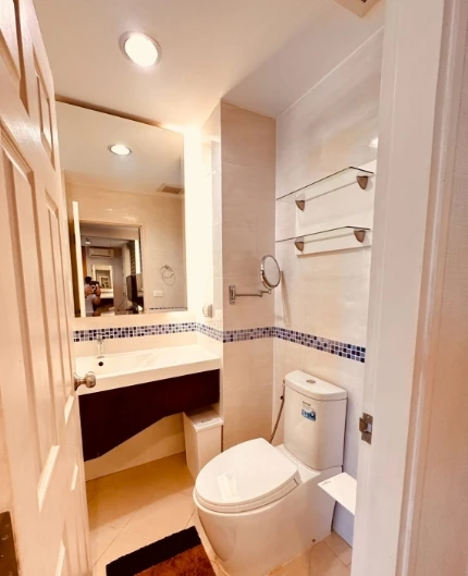 For rent: Life @ Sukhumvit 65, 8th floor, fully furnished unit, ready to move in. Book now!