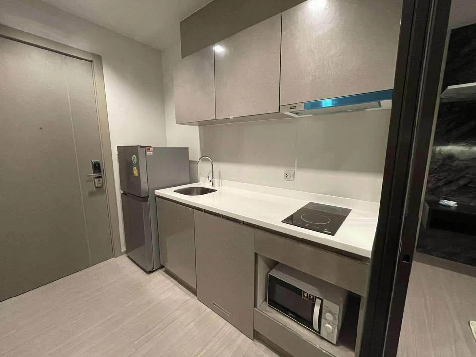 For rent: Life Asok-Rama 9, built-in decoration, beautiful tone control, complete with furniture. You must book this.