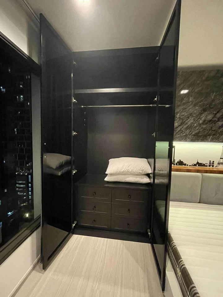 For rent: Life Asok-Rama 9, built-in decoration, beautiful tone control, complete with furniture. You must book this.