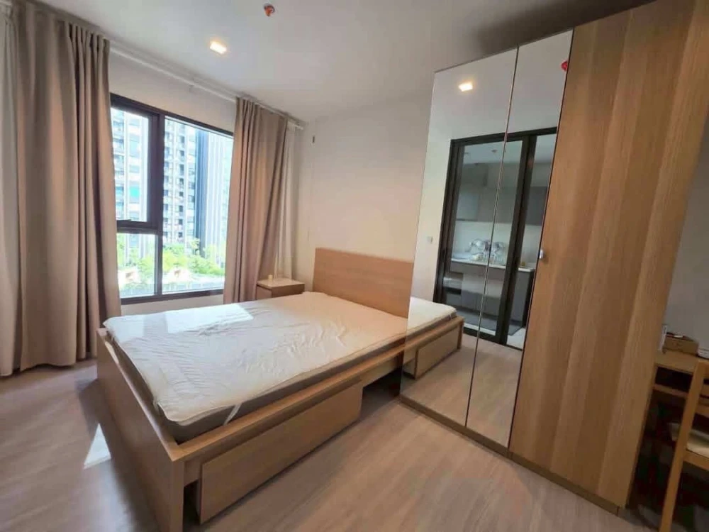 For rent: Life Asoke Hype, 1 bedroom, 1 bathroom. Great location, beautiful view, fully furnished. Book now!