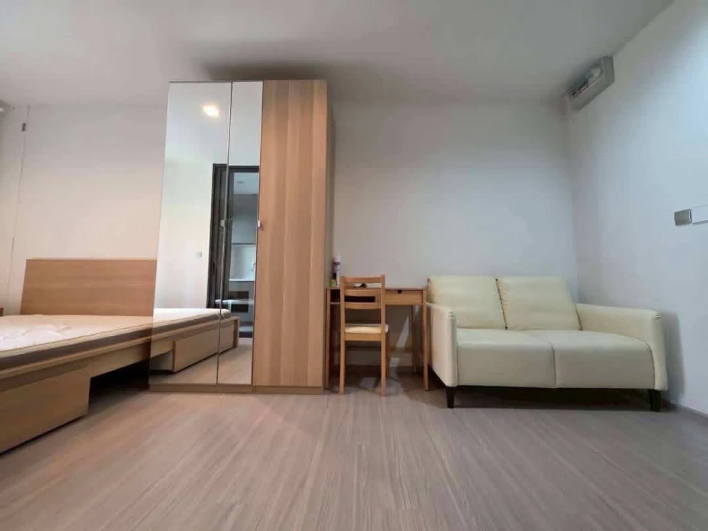 For rent: Life Asoke Hype, 1 bedroom, 1 bathroom. Great location, beautiful view, fully furnished. Book now!