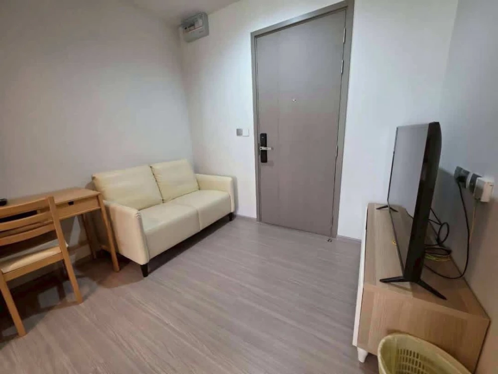 For rent: Life Asoke Hype, 1 bedroom, 1 bathroom. Great location, beautiful view, fully furnished. Book now!