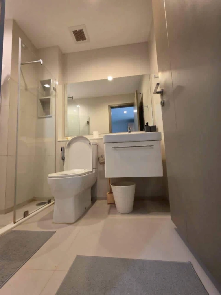 For rent: Life Asoke Hype, 1 bedroom, 1 bathroom. Great location, beautiful view, fully furnished. Book now!