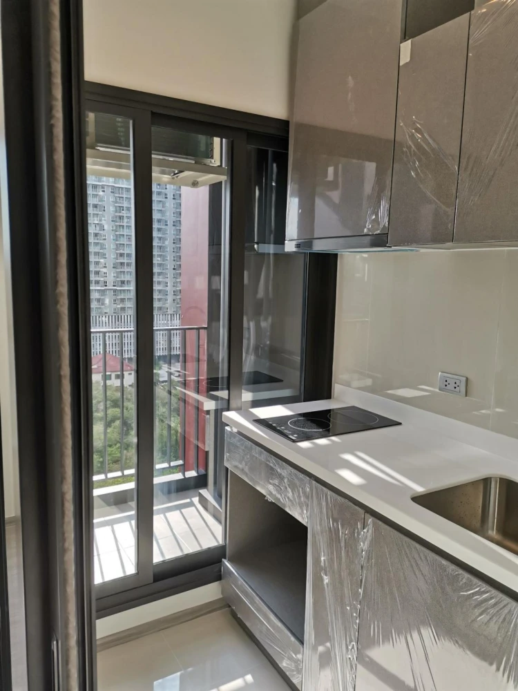 For rent: Life Asoke Hype, 12th floor, corner room, fully furnished, move in ready. Reserve now, hurry!
