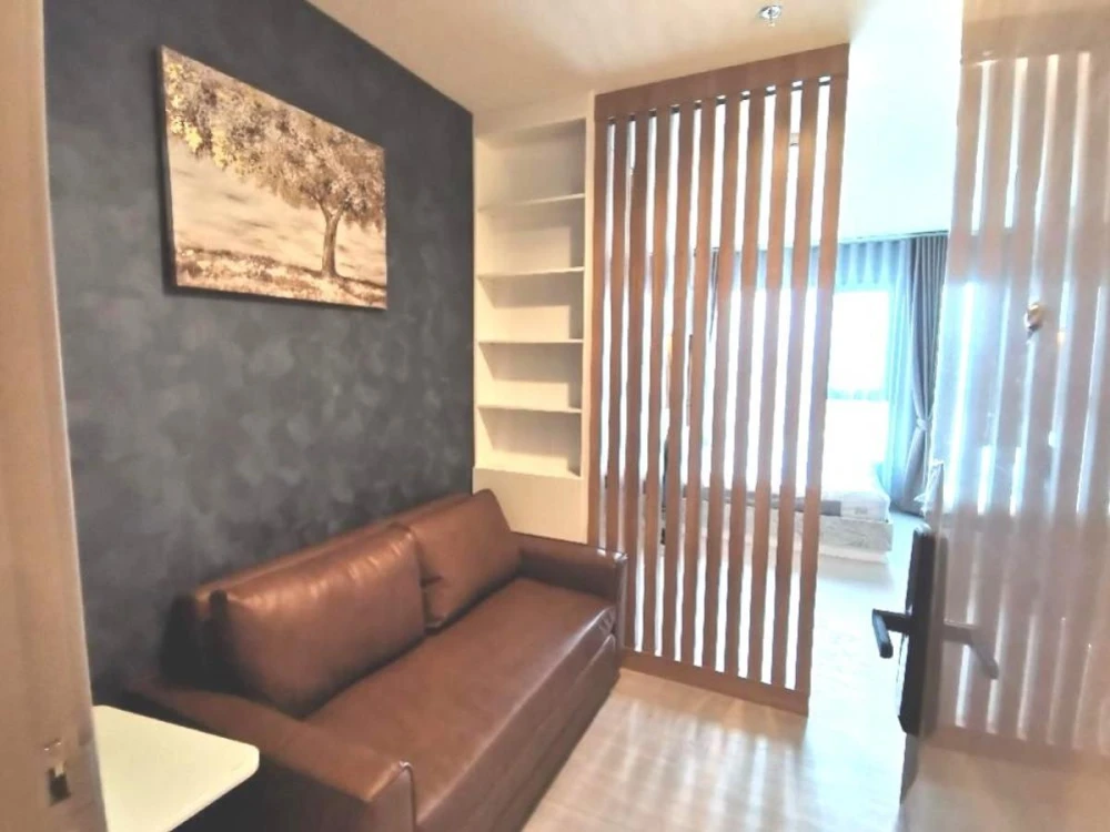 For rent: Life Asoke Hype, 12th floor, corner room, fully furnished, move in ready. Reserve now, hurry!