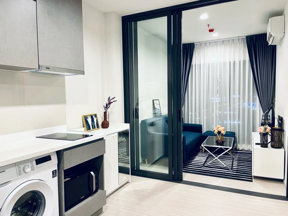 For rent: Life Asoke Hype, 16th floor, beautiful room, fully furnished, very livable. Book now! (Hurry!)