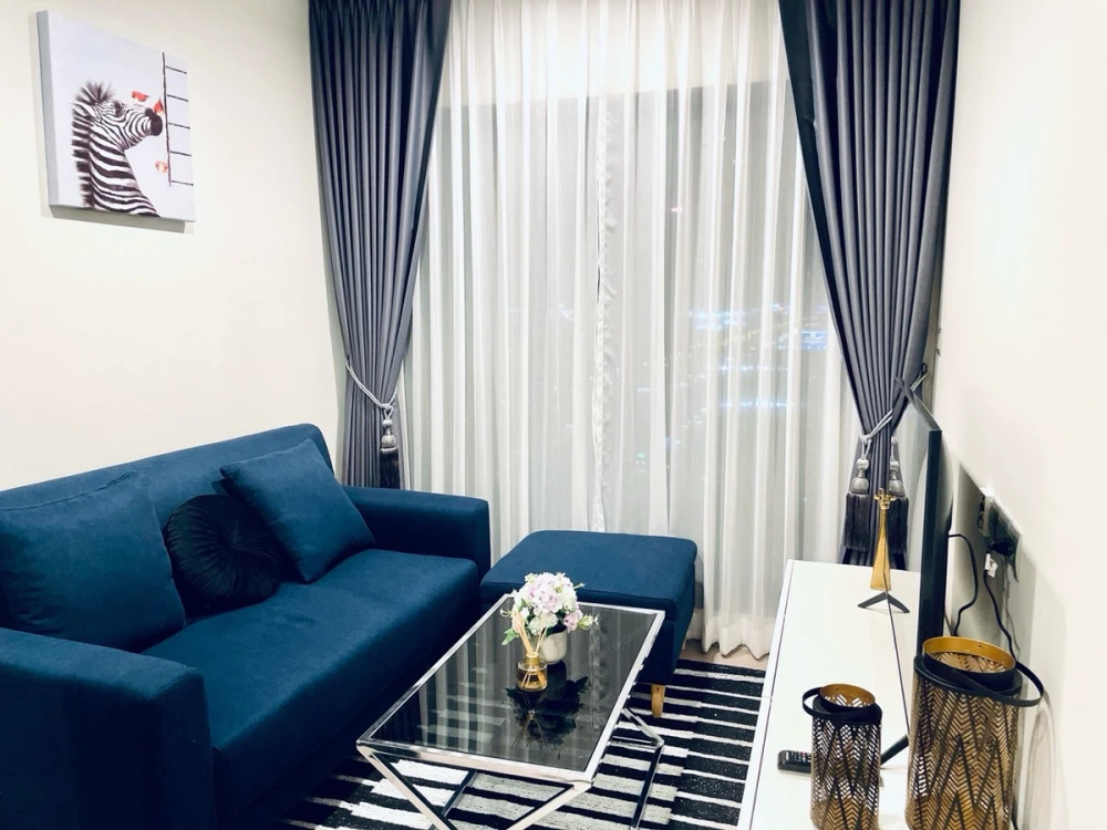 For rent: Life Asoke Hype, 16th floor, beautiful room, fully furnished, very livable. Book now! (Hurry!)