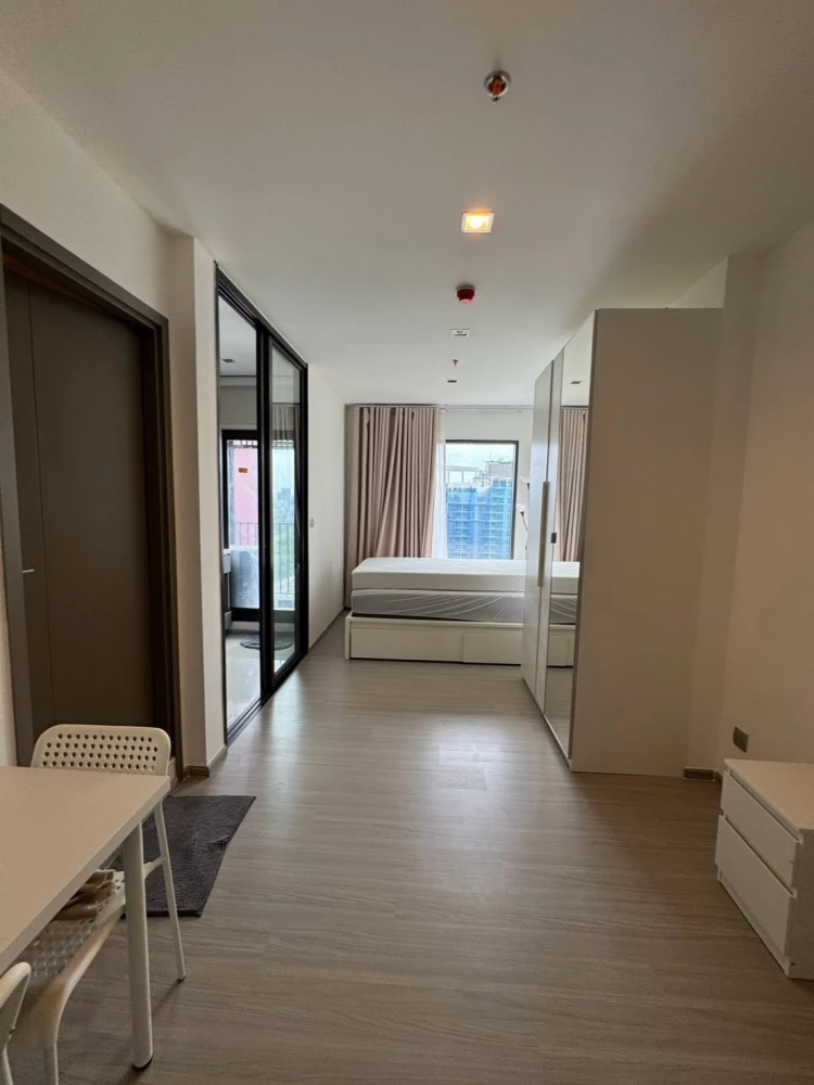 For rent: Life Asoke Hype, 23rd floor, fully furnished, very livable. Interested? Book now! Don't wait!