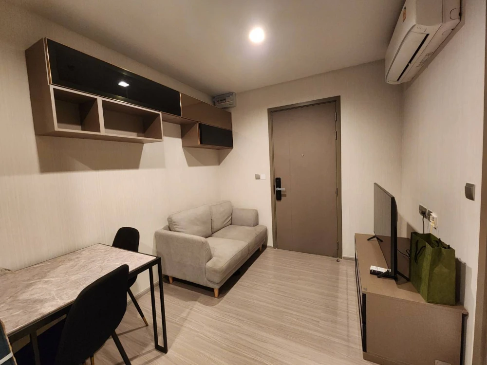 ให้เช่า Life Asoke Hype ชั้น 24 ห้องน่าอยู่ มาพร้อมเฟอร์และเครื่องใช้ไฟฟ้าครบ รีบจองเลย ก่อนพลาด