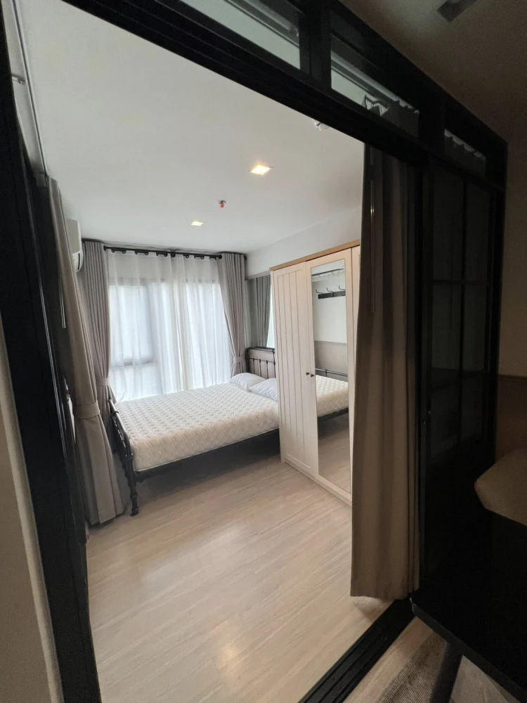 For rent: Life Asoke Hype, 10th floor, fully furnished, well-designed unit. Don't miss this great opportunity!