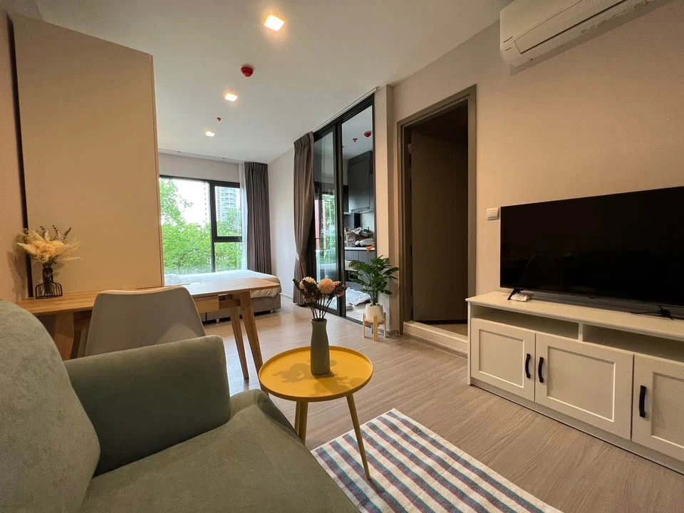 For rent: Life Asoke-Hype, ready to move in, fully furnished, 8th floor, swimming pool view, beautiful, good breeze, reserve now!