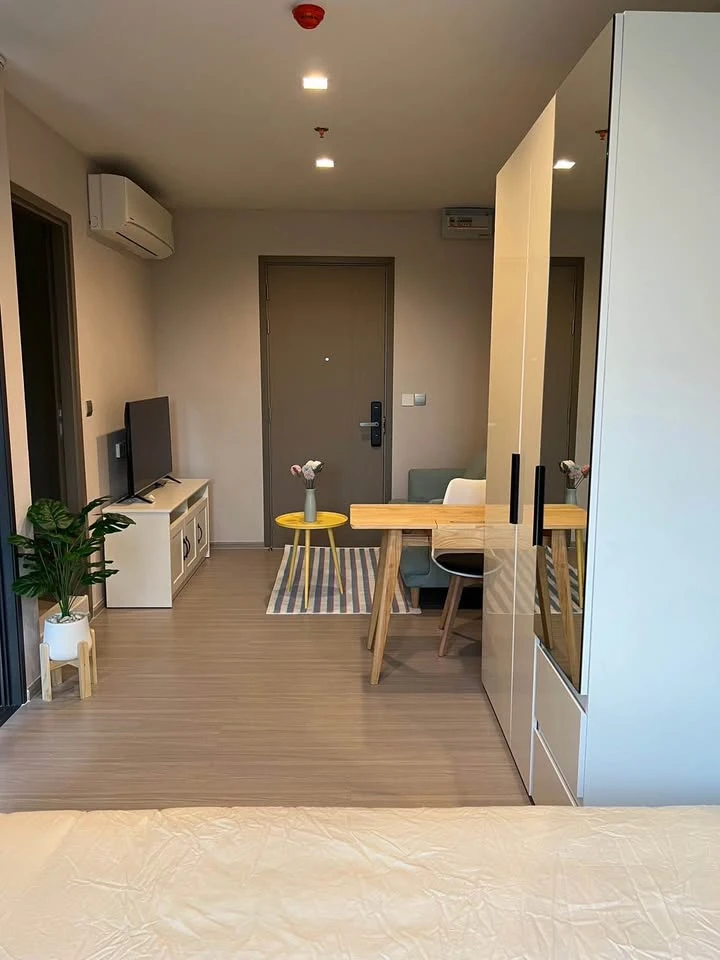 For rent: Life Asoke-Hype, ready to move in, fully furnished, 8th floor, swimming pool view, beautiful, good breeze, reserve now!