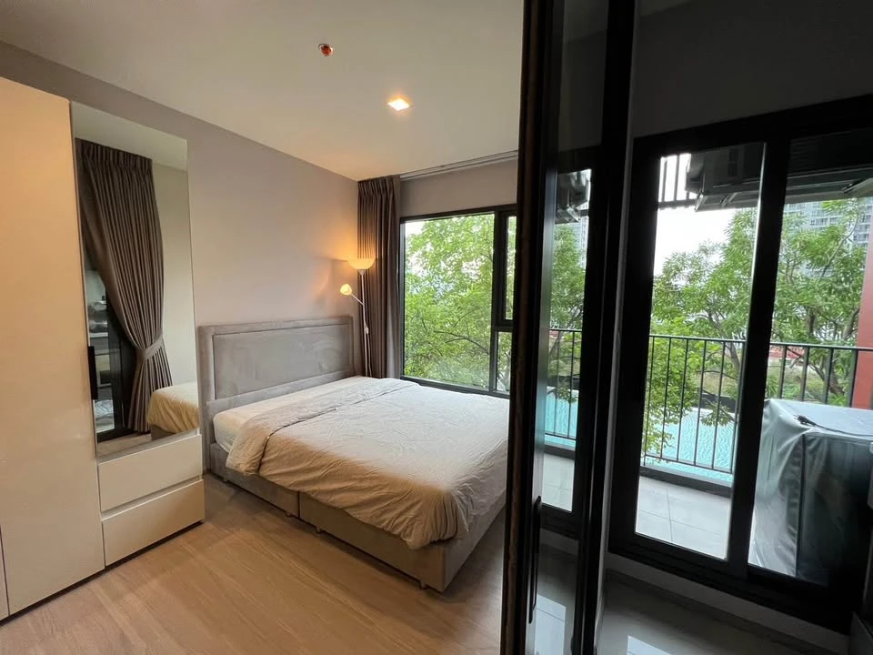 For rent: Life Asoke-Hype, ready to move in, fully furnished, 8th floor, swimming pool view, beautiful, good breeze, reserve now!