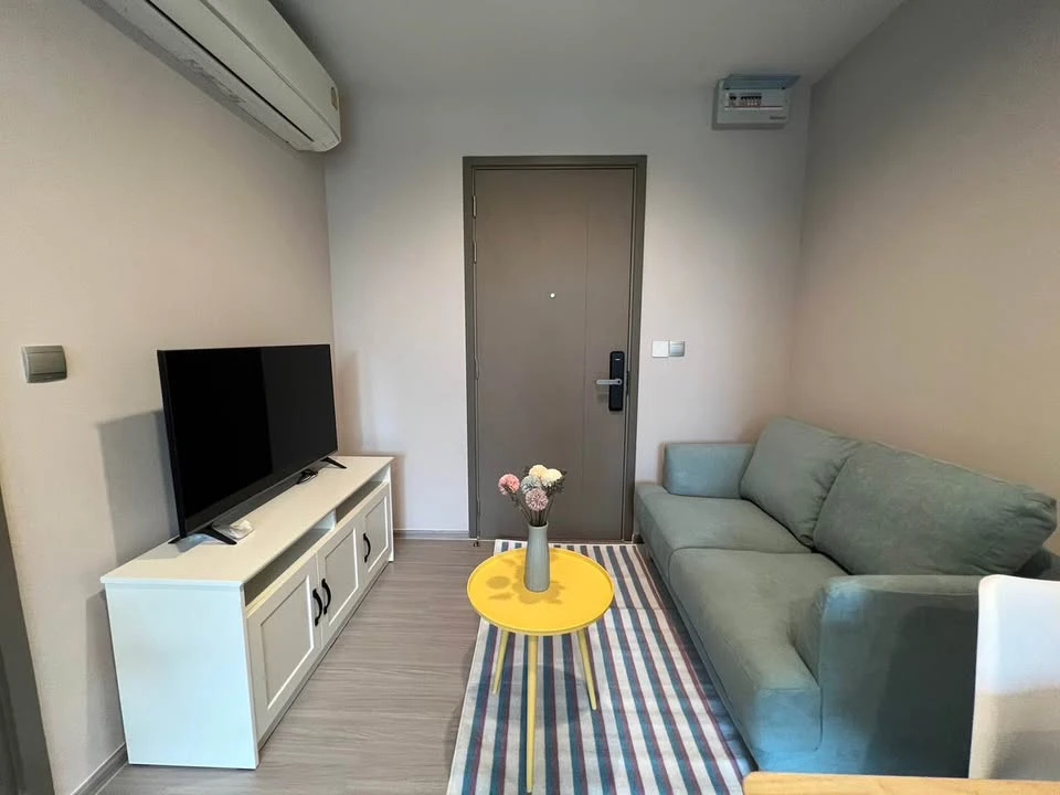 For rent: Life Asoke-Hype, ready to move in, fully furnished, 8th floor, swimming pool view, beautiful, good breeze, reserve now!